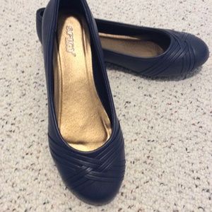 Spicy Navy Blue Flats Size10